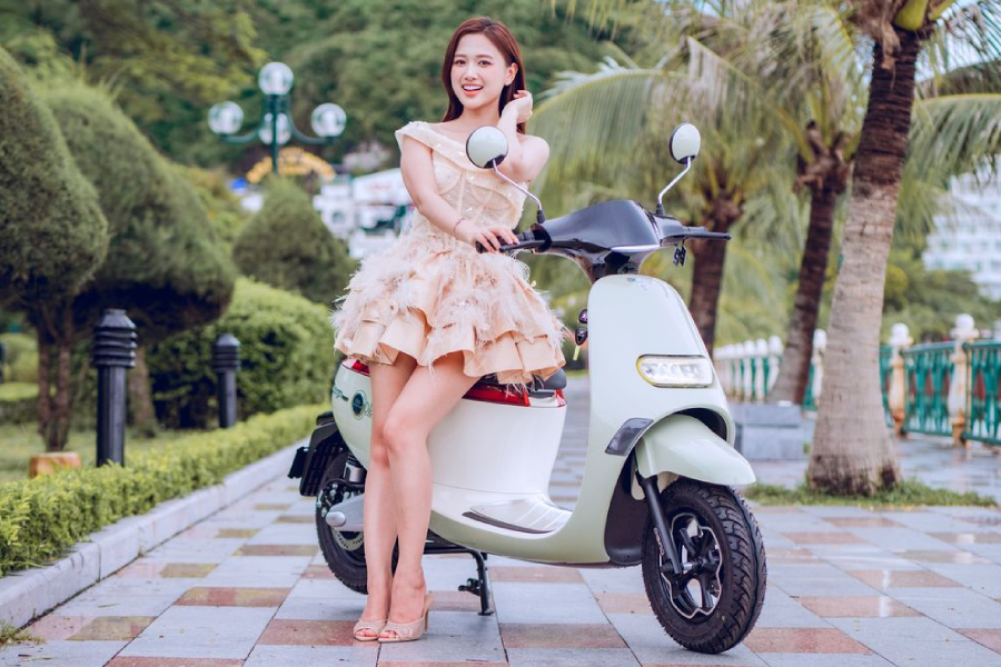 Những ai nên sử dụng mũ bảo hiểm siêu nhẹ - đối tượng là những ai đi xe máy điện