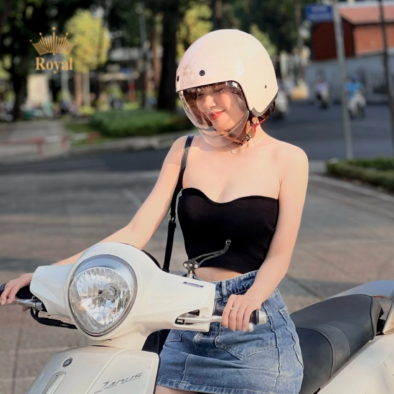 Royal nổi tiếng trong top các thương hiệu nón bảo hiểm nổi tiếng có Royal