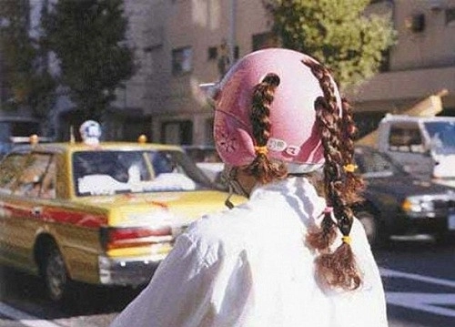 Sử dụng mũ bảo hiểm chế có bị phạt không?