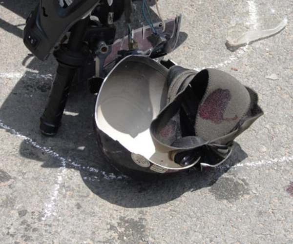 Mũ bảo hiểm chế rất nguy hiểm khi tham gia giao thông