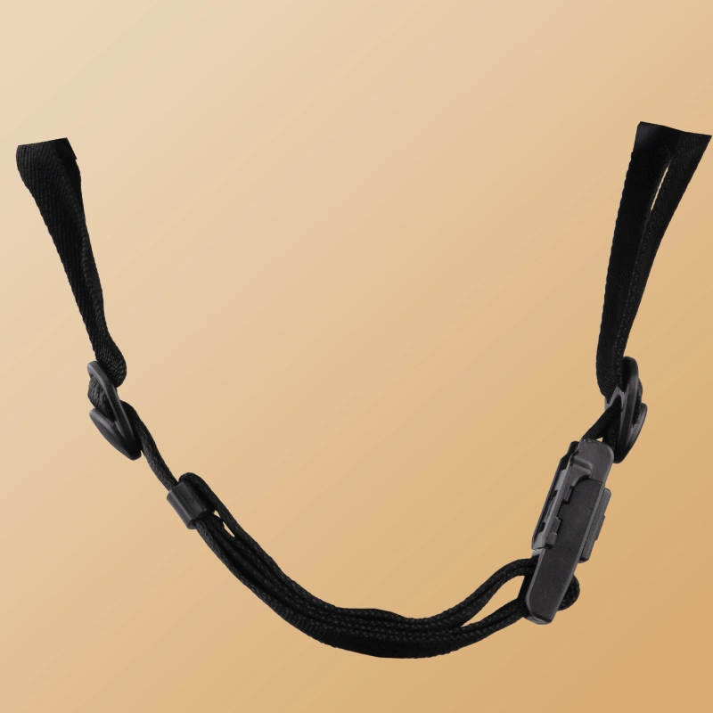 Khóa và quai chắc chắn là yếu tố đảm bảo mũ bảo hiểm an toàn