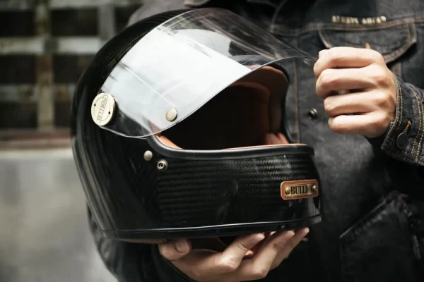 Nón bảo hiểm cổ điển