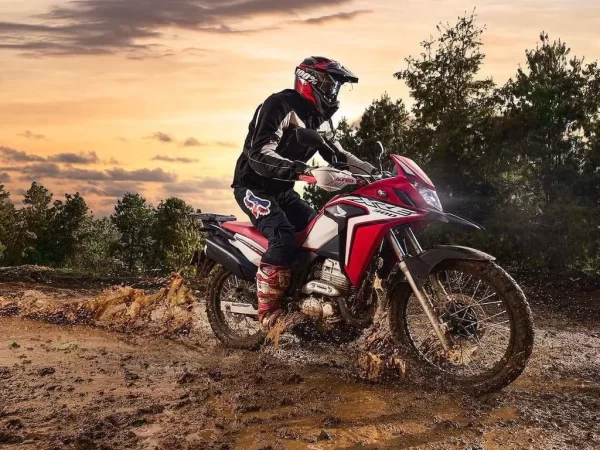 Mũ bảo hiểm cào cào phù hợp với xe địa hình