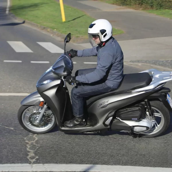 Nên chọn mũ hợp với xe