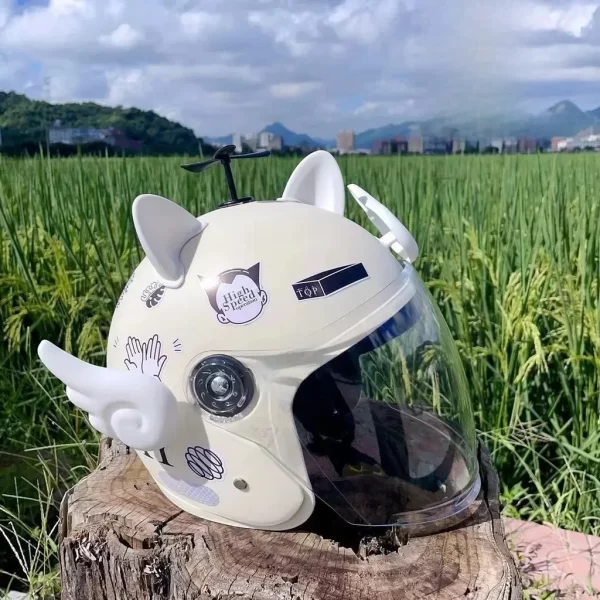 Mũ bảo hiểm cute có kính