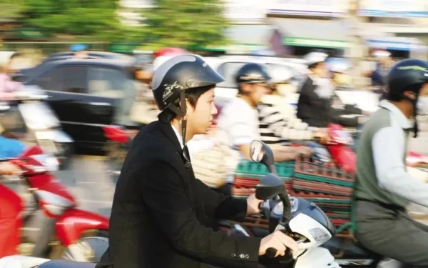 Thực trạng lỗi không cài quai mũ khi tham gia giao thông