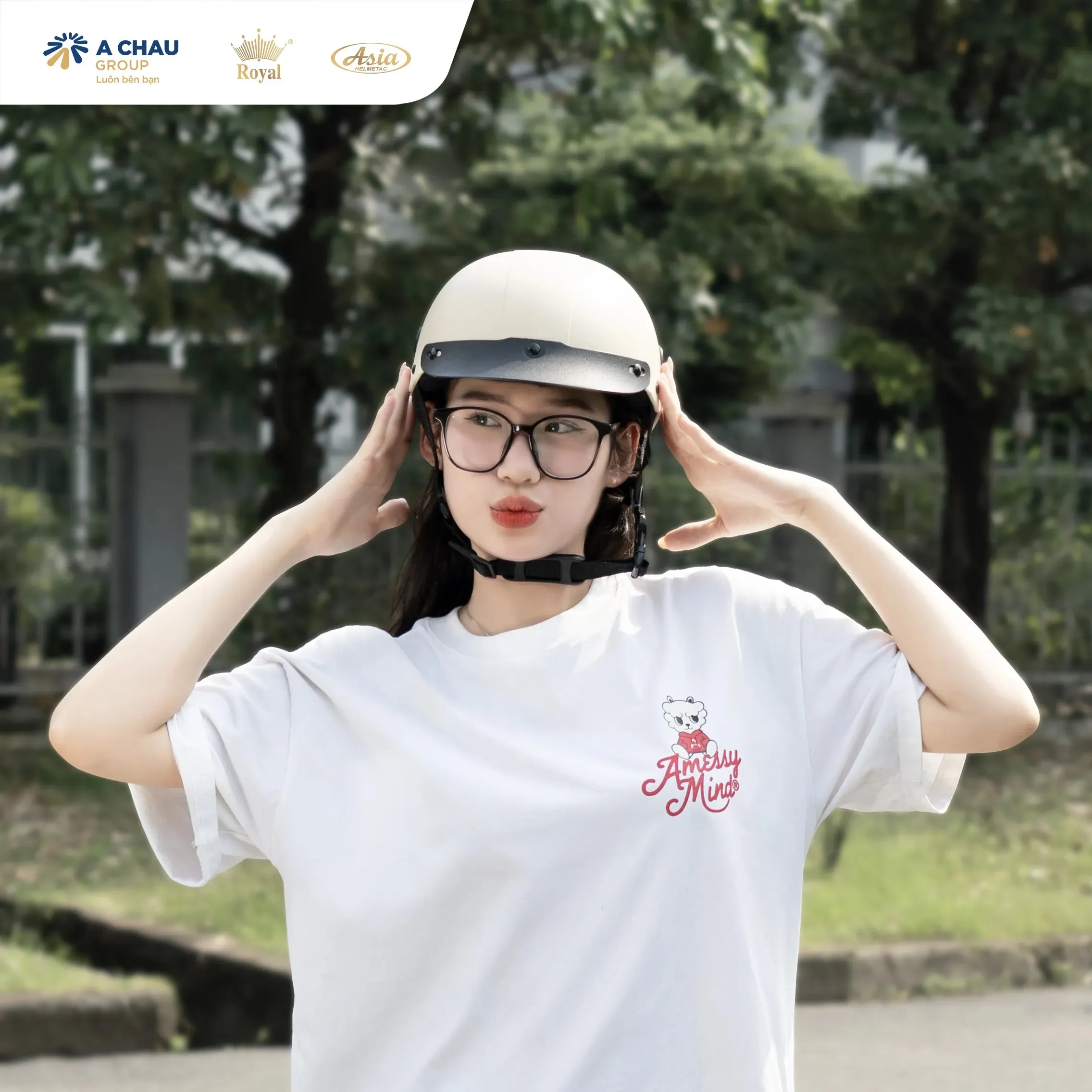 Mũ bảo hiểm phong cách tối giản hiện đại