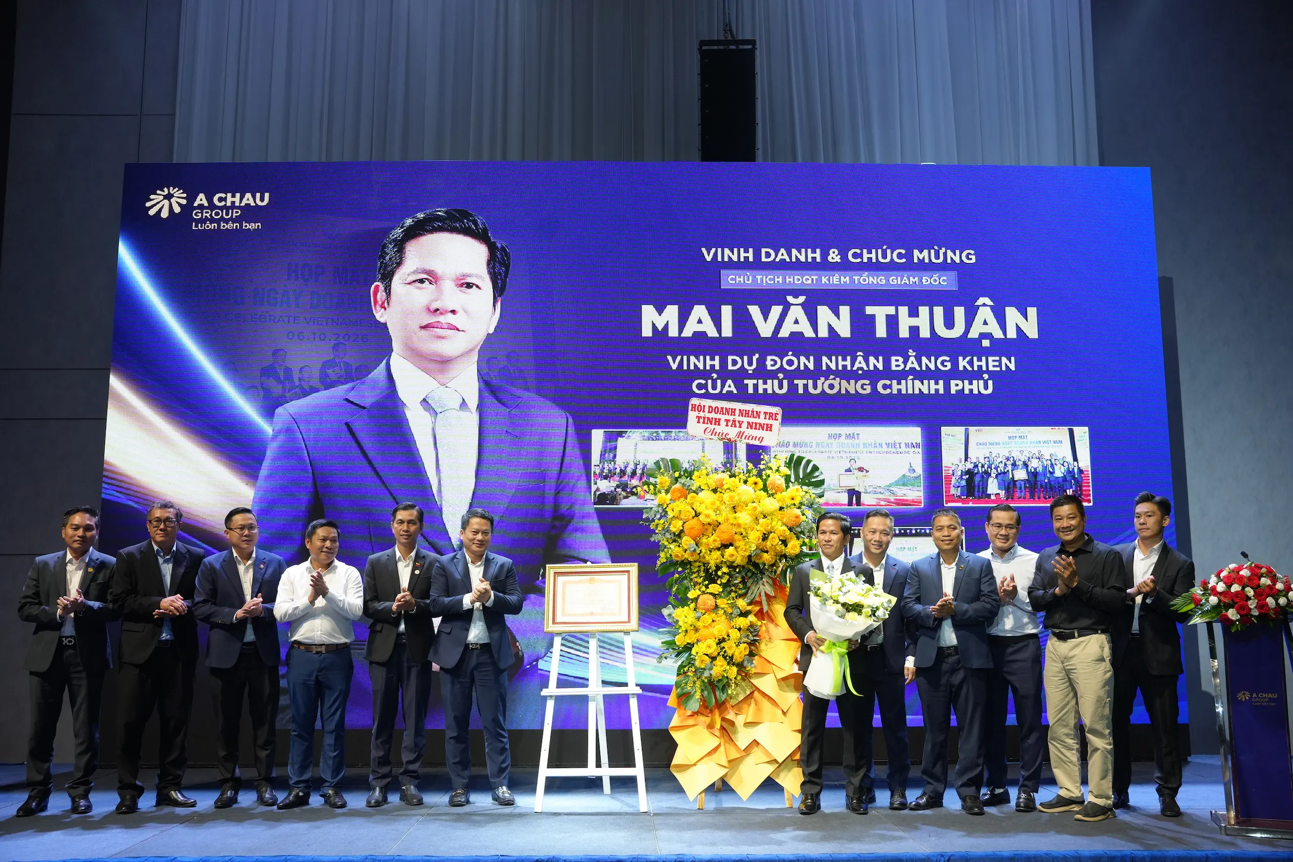 Chúc mừng tổng giám đốc Mai Văn Thuận vinh dự nhận bằng khen của Thủ tướng Chính Phủ